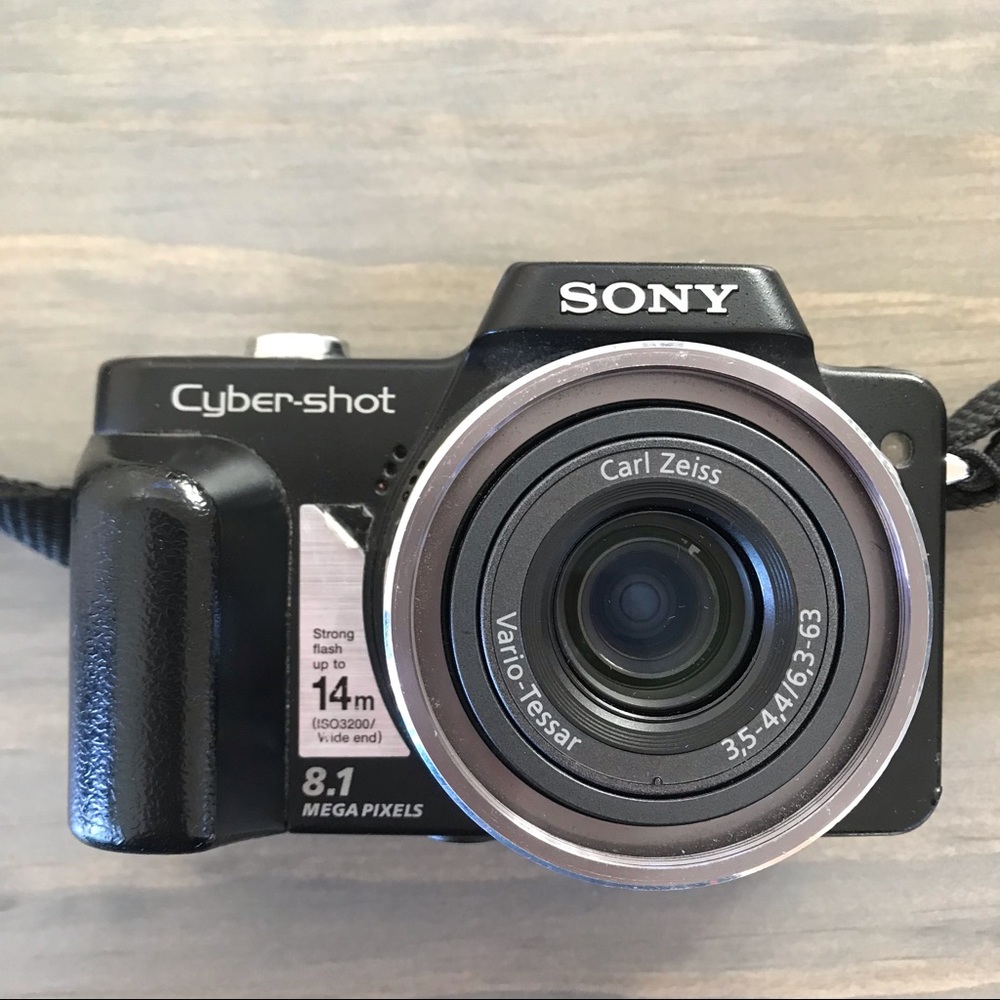 Sony ~ Cyber-shot DSC-H3